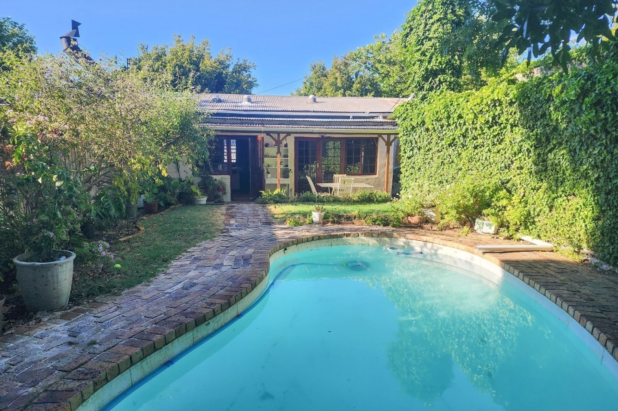 2 Bedroom Property for Sale in Harfield Village Western Cape